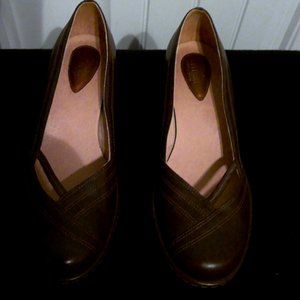 Clarks Artisan Mary Jane Heels Brown